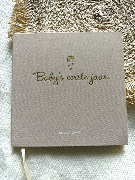 Invulboek baby's eerste jaar.